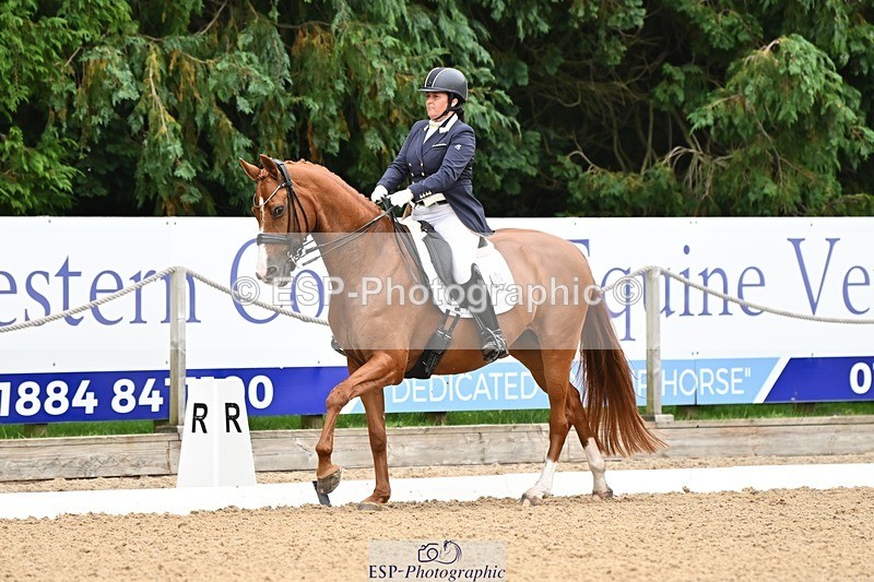 240811-103231-04766 - 156-Stacey.Escrig-Joie.De.Vivre