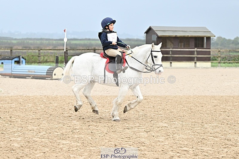 241110-102427-00288 - 40cm Showjumping