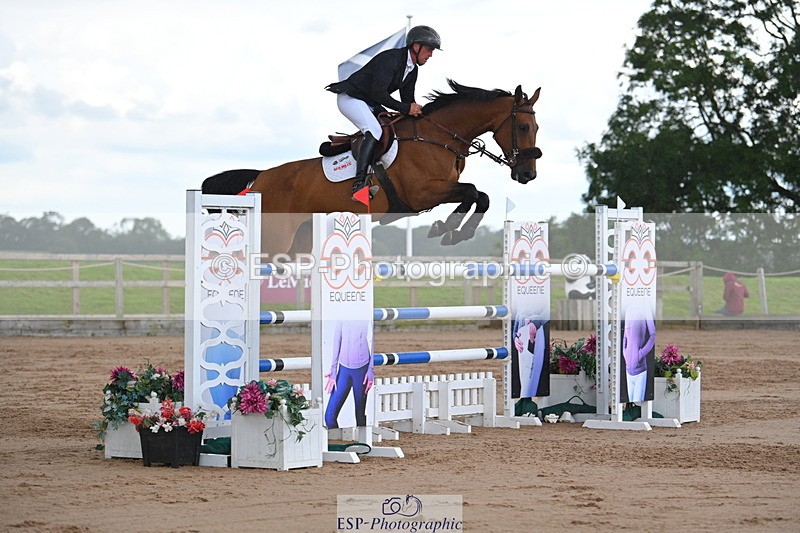 230721A-113547-05704 - Cls 6, 2 Star Medium 1.35m