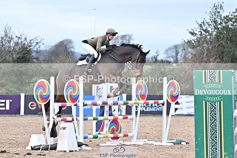 251126-134600-00626 - Cls 5 Foxhunter and 1.20m