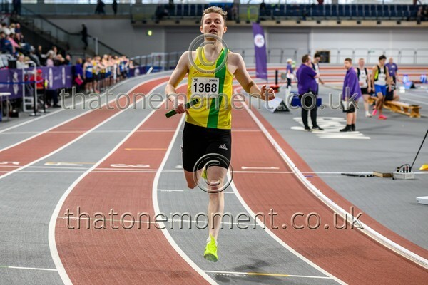 CombiMast25-914767 - Track Male Set One