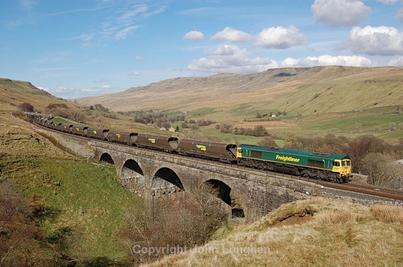 11.4.09 66563 6E73 Chalmerston - West Burton, Ais Gill Viaduct - Ais Gill - Viaduct