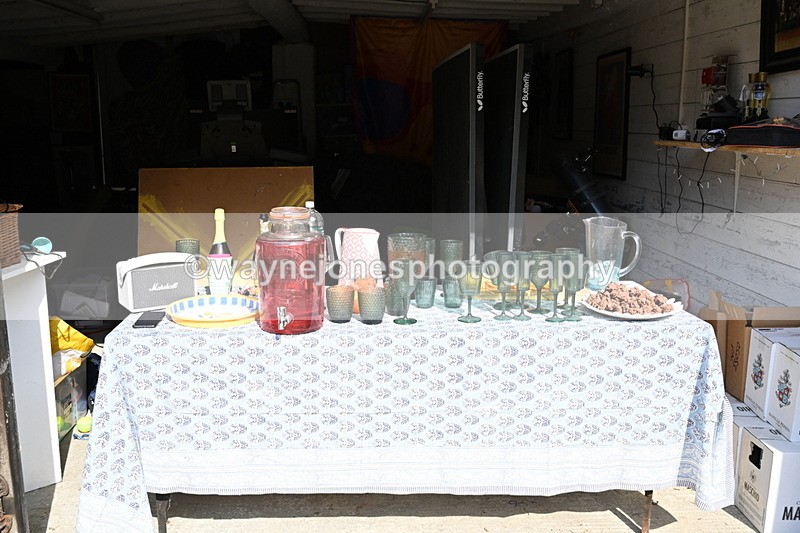 WJ6_3178 - Berks & Bucks - The Old farmhouse - Hound Exercise 20-08-25