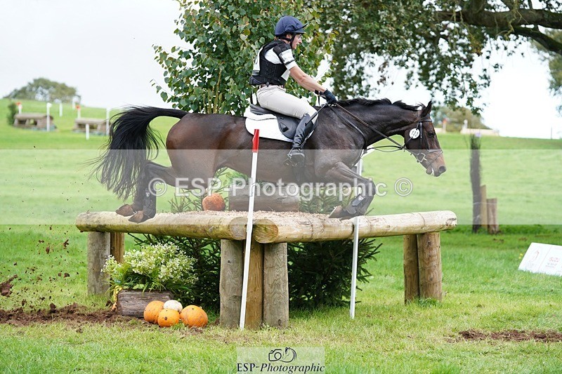 231020-142846-09523 - 133-FOXENHOLE-Laura.Elliott-XC