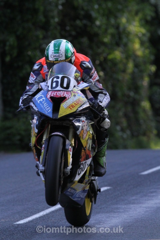 Peter Hickman* BMW / Ice Valley by Motorsave Trade - Friday Practice - Solos