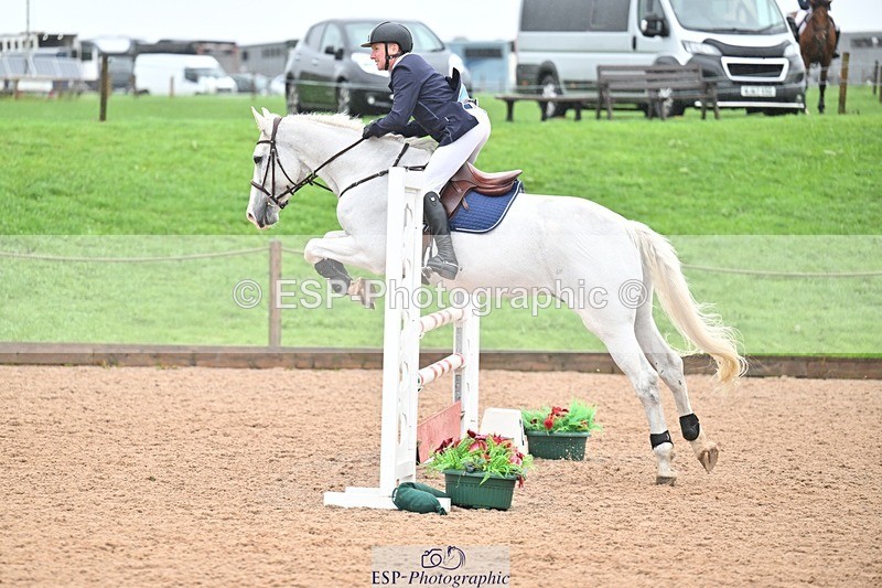 251003-121125-00665 - Cls 2 Newcomers and 1.10m