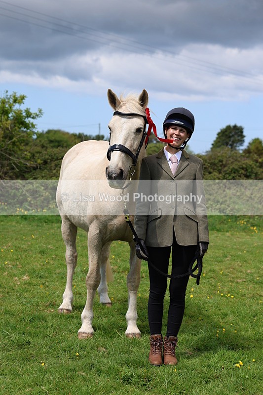 3E7A0413 - Class 19: Best Coloured in Hand