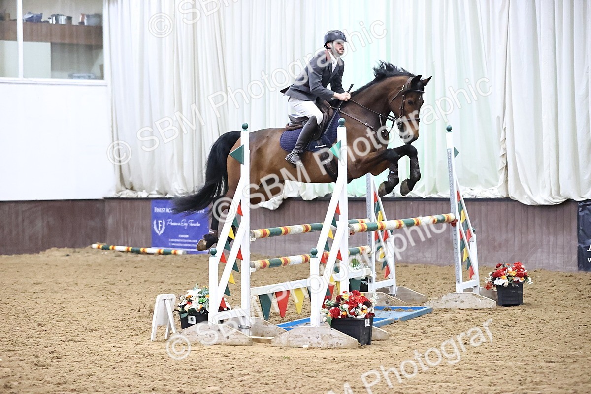 SBM_003589_Class 16 - Senior Newcomers - 110m - Customer Cart - Connor