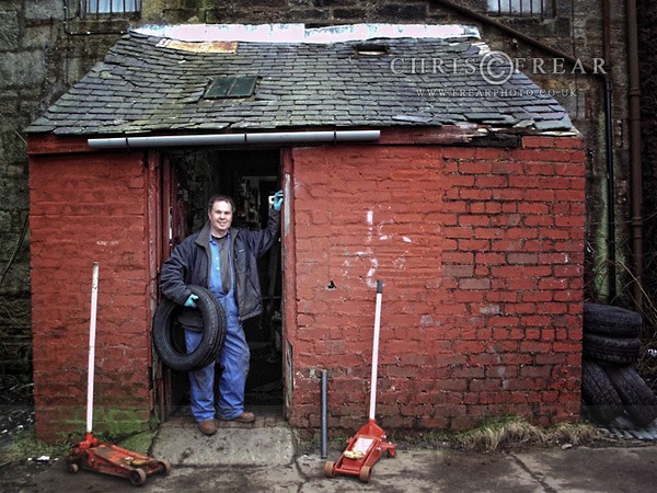 Morton's Tyreshop I - Workshop Portraits