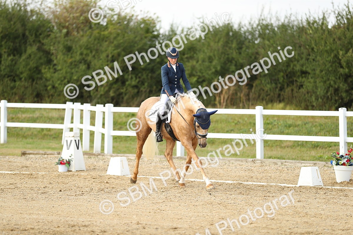 SBM_018508 - Class 14 - Novice 23 - 15.16-16.19