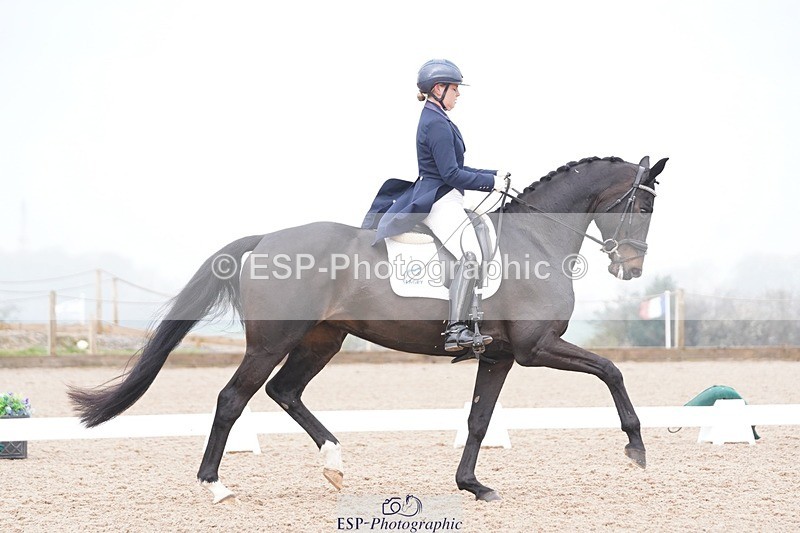 250404-102022-04273 - 003-Abbie.Newbury-Seagry.Firstamour