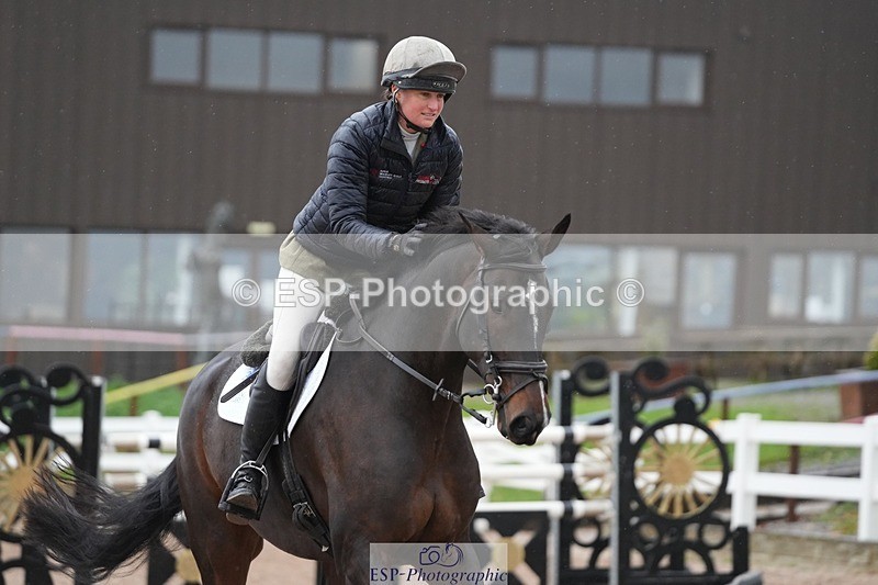 251107-133923-01209 - Cls 6 Foxhunter and 1.20m Open