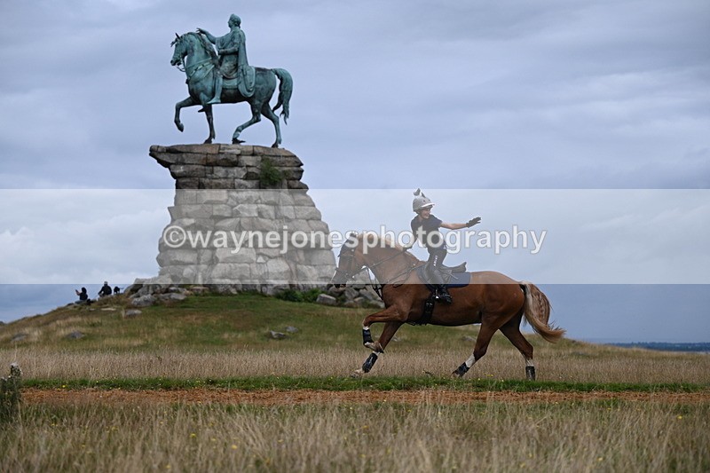 DSC_6030 - Time at Statue 12:17 to 12:44