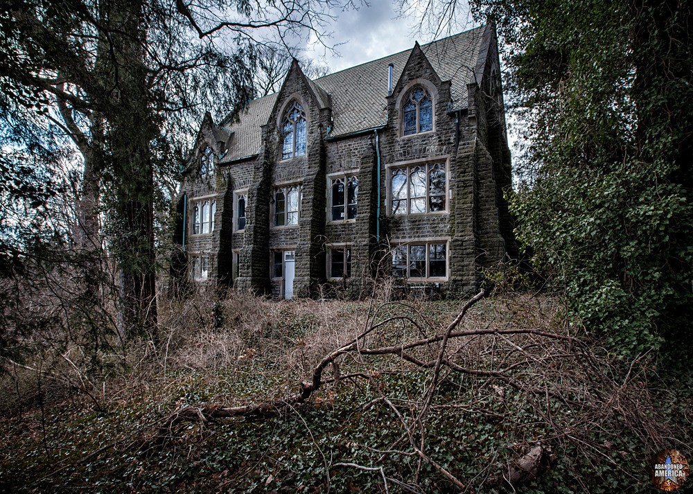 St. Peter's Episcopal Church (Germantown, PA) | Gloomy Parish House - St. Peter's Episcopal Church