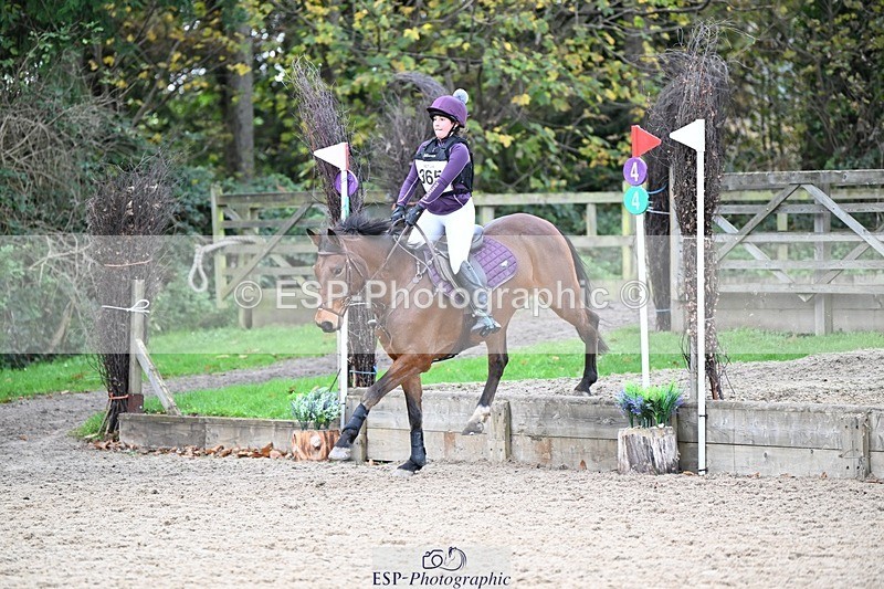 241117-104817-03271 - Cls 2 80-85cm 10.20 to 11.20