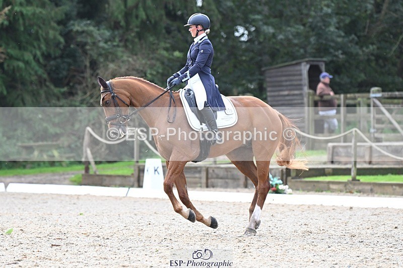 231019-121832-02722 - 043-OTTENTIK.NOBILITY-Dani.Evans-DR