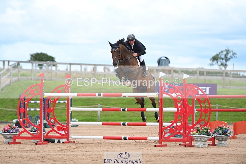 230721A-152200-07183 - Cls 10, 2 Star Big 1.45m Start to break