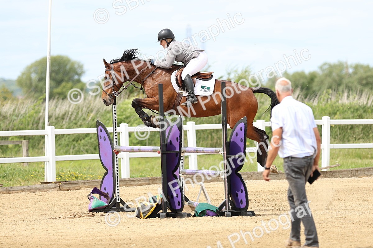 SBM_000890 - Class 4 - Senior Newcomers - 1.10m