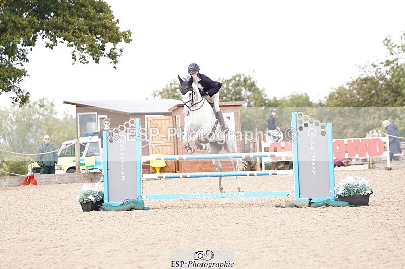 241004A-131946-00580 - Fri 03 Snr Newc & 1.10m Open