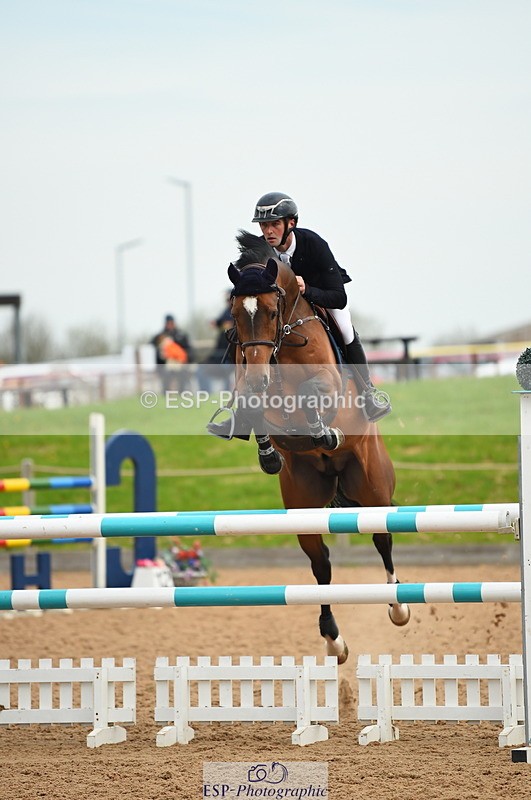 230504A-091800-00320 - Cls 8 Snr Foxhunter