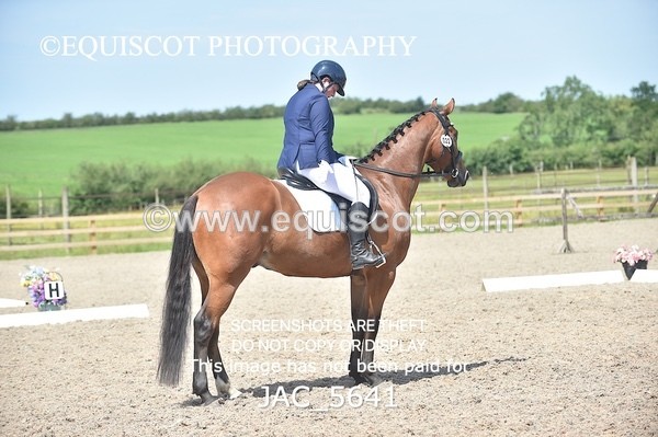 JAC_5641 - CLASS 35:36 NOVICE Test 4 : 6