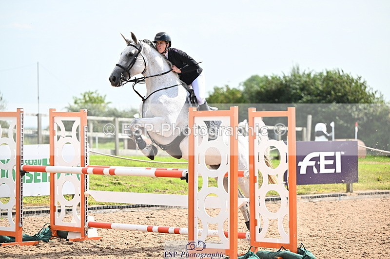 240828A-135253-00724 - Cls 4 Snr Newcomers and 1.10m Open