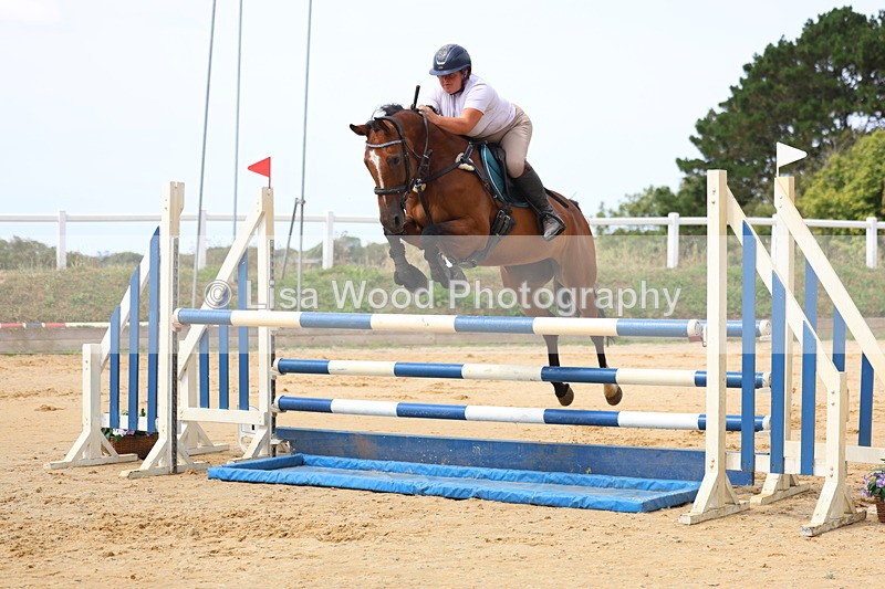 3E7A4135 - Class 7: Senior Newcomers/1.10m open