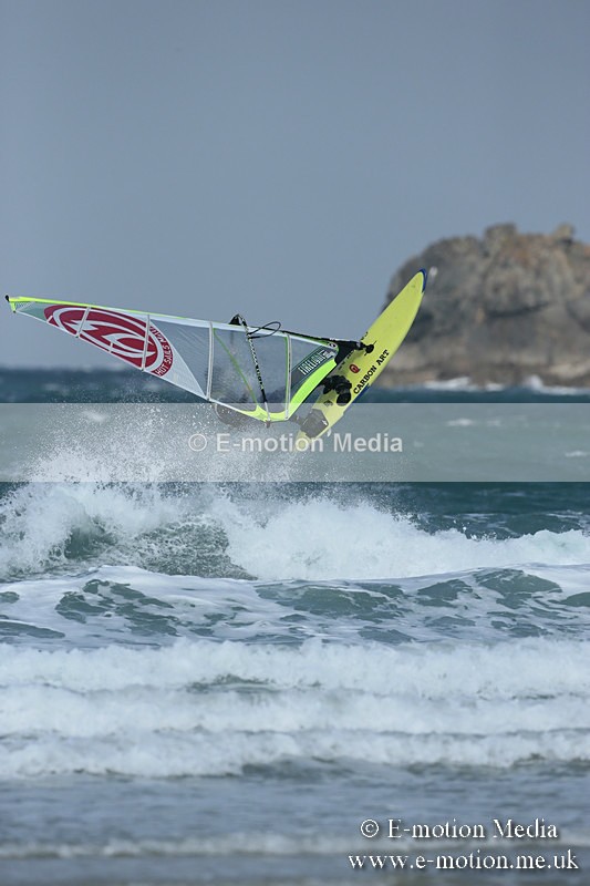 WS 020413-149 - Windsurfing