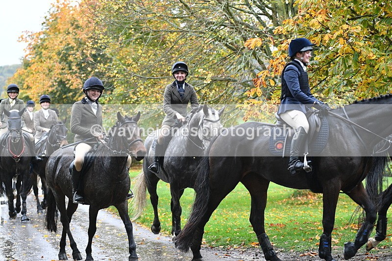 WJ5_6345 - B&B walk back for Hunt Tea !