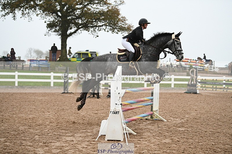 241103A-102622-07463 - SUN Cls 21 Snr Newcomers and 1.10m Open