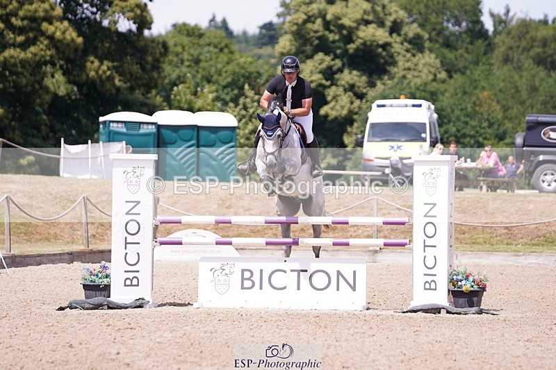 250704A-140934-11557 - Cls 22 Snr 1.15m Members Cup