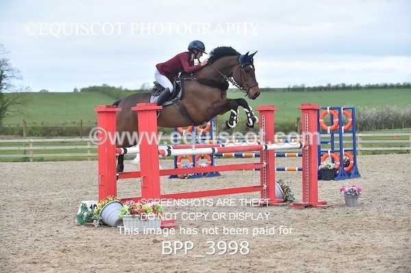 BPP_3998 - CLASS 4 Senior Newcomers/ 1.10m Open