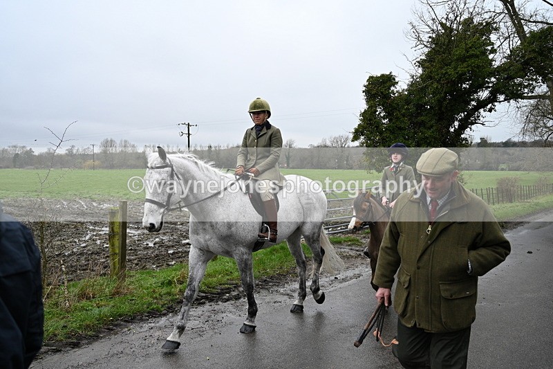 WJ7_9389 - Walk out..