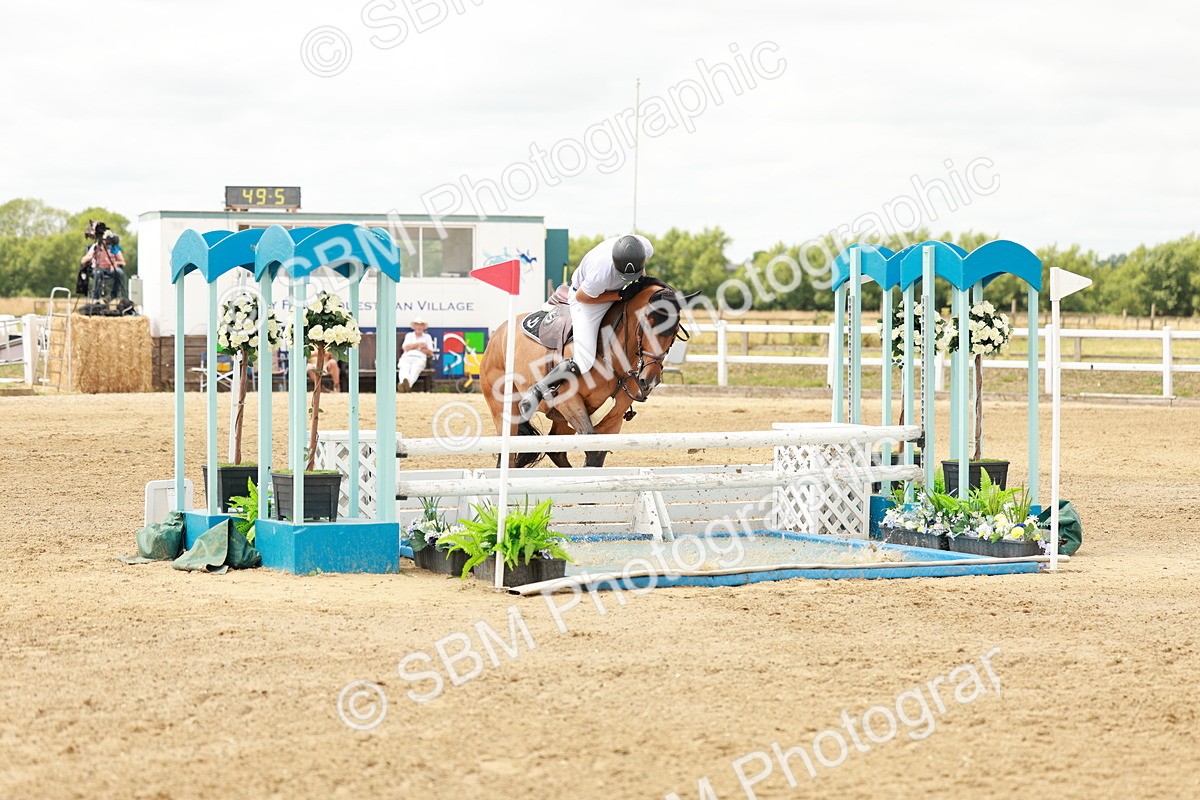 SBM_018306 - Class 21 - Senior Newcomers Championship 2d Rd