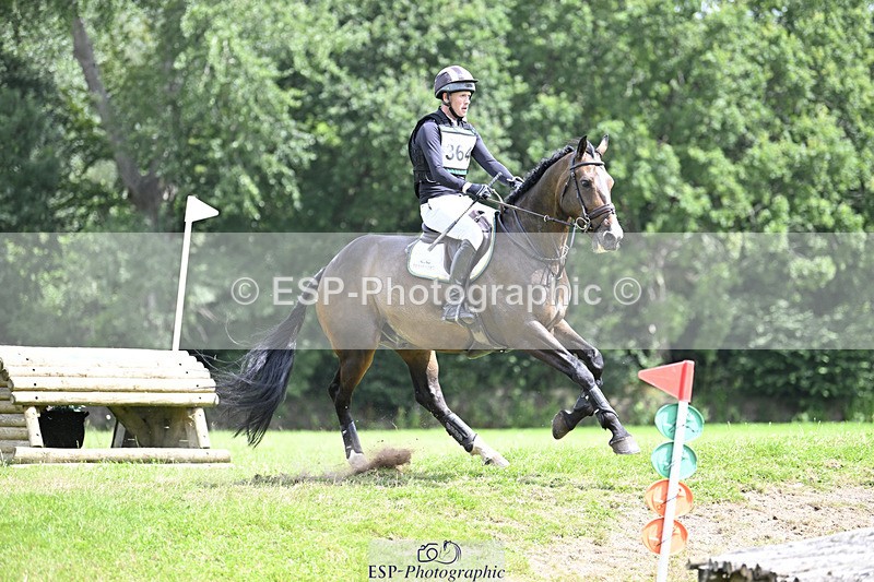 240804-121127-12564 - 364-Tom_Rowland-MONBEG_SKYFALL