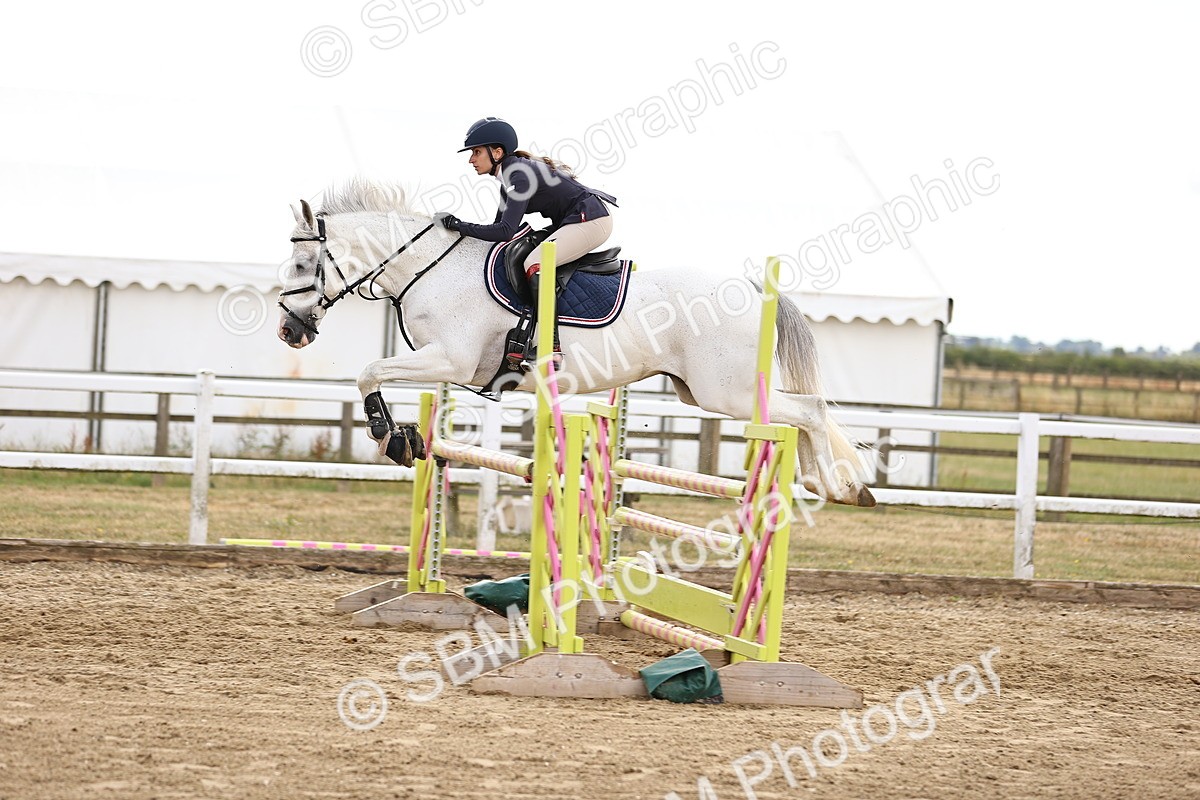 SBM_026800 - Class 13 - Senior Newcomers - 1.10m