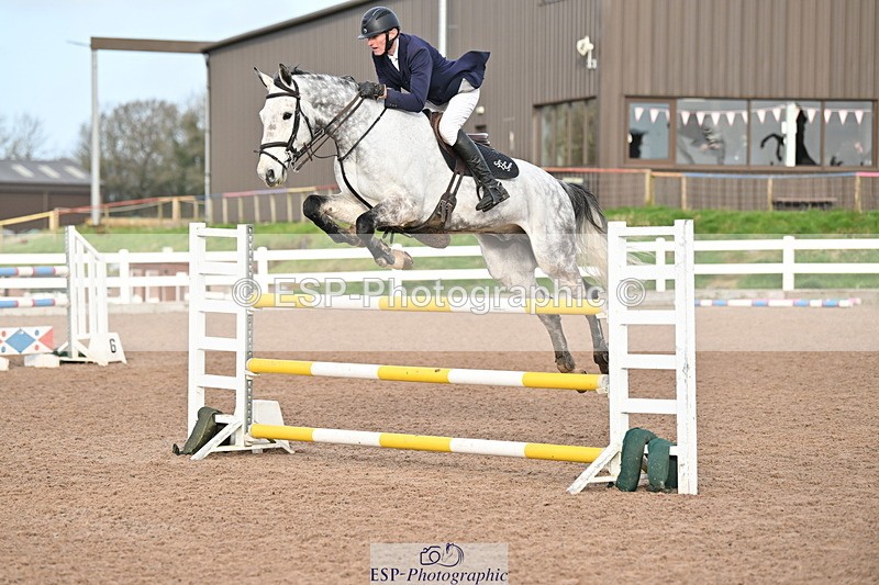 231209A-132201-01893 - Cls 13 Foxhunter & 1.20m Open