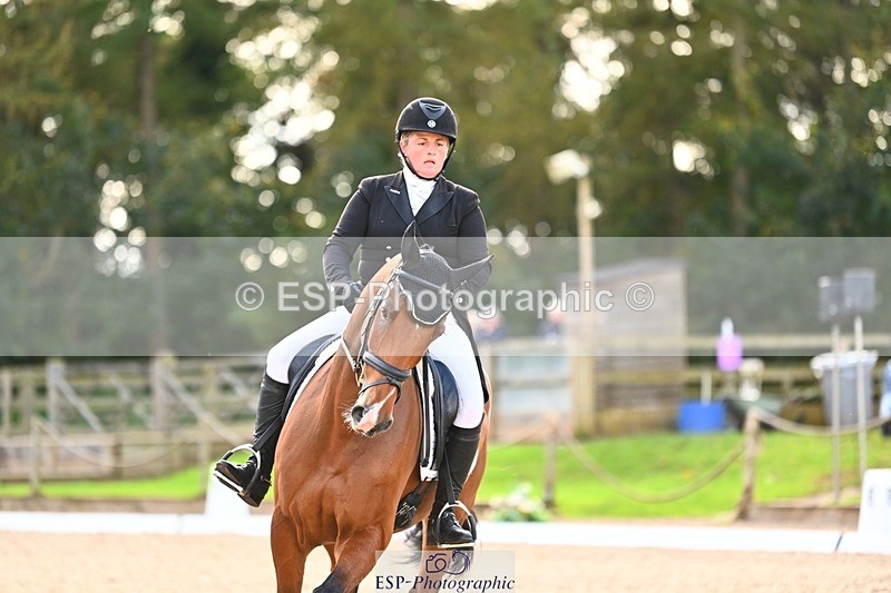 231021-144713-17923 - 359-ROSSDARRAGH.NERO-Charlotte.Rowe-DR