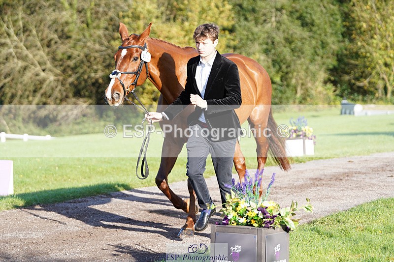 241026-101230-11687 - 017-Louis.Pern-CLASSICTOP.MISS.VIVIENNE