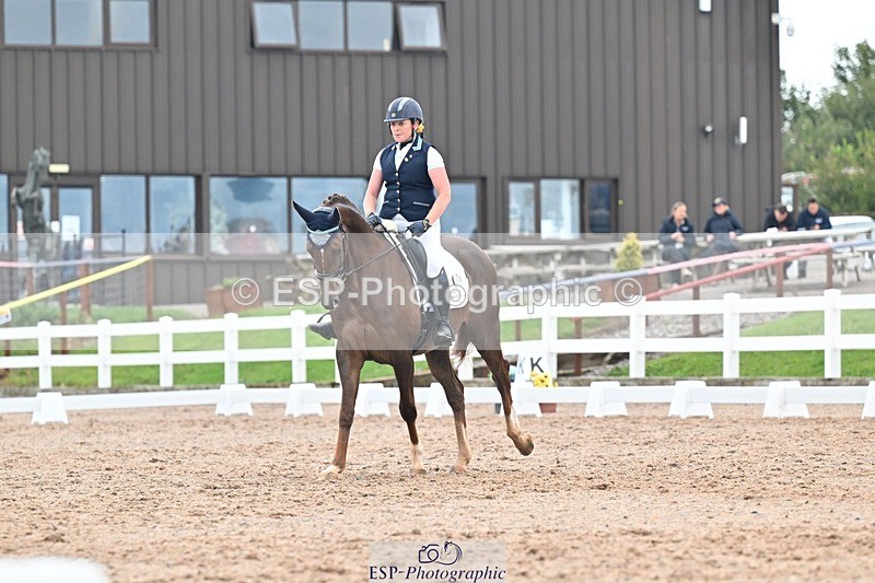 250907-135018-08595 - 006-Verity.PerryVogue