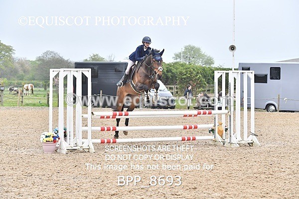 BPP_8693 - CLASS 24 SUN Senior BritiNovice/ 90cm Open