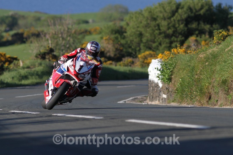 John McGuinness Honda / Honda Racing - Monday Practice Solos