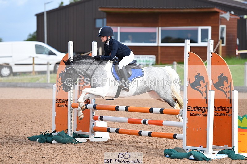 230716A-090544-01840 - Cls 32 Stepping Stones 128cm & 138cm