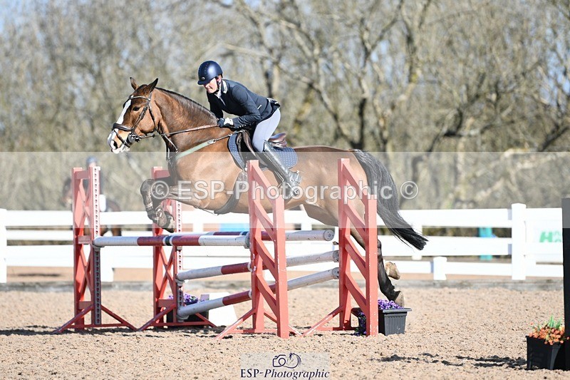 250330-101713-06057 - Cls 32 British Novice and 90cm