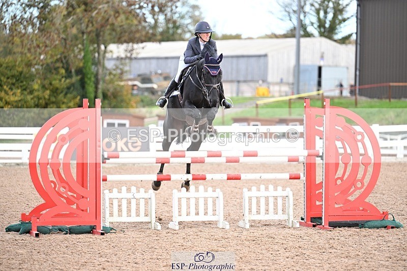 251022-124854-00432 - Cls 4 Snr Newcomers 1.10m