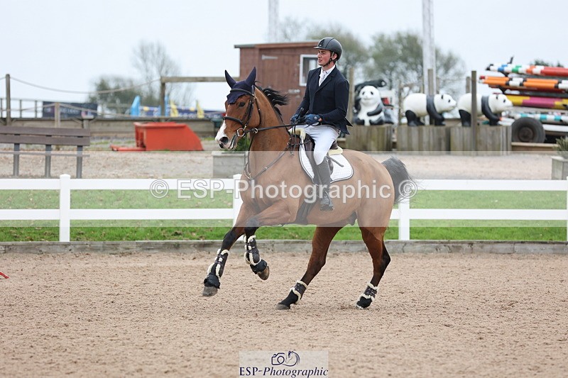 241101A-132730-02094 - FRI Cls 6 Foxhunter and 1.20m Open