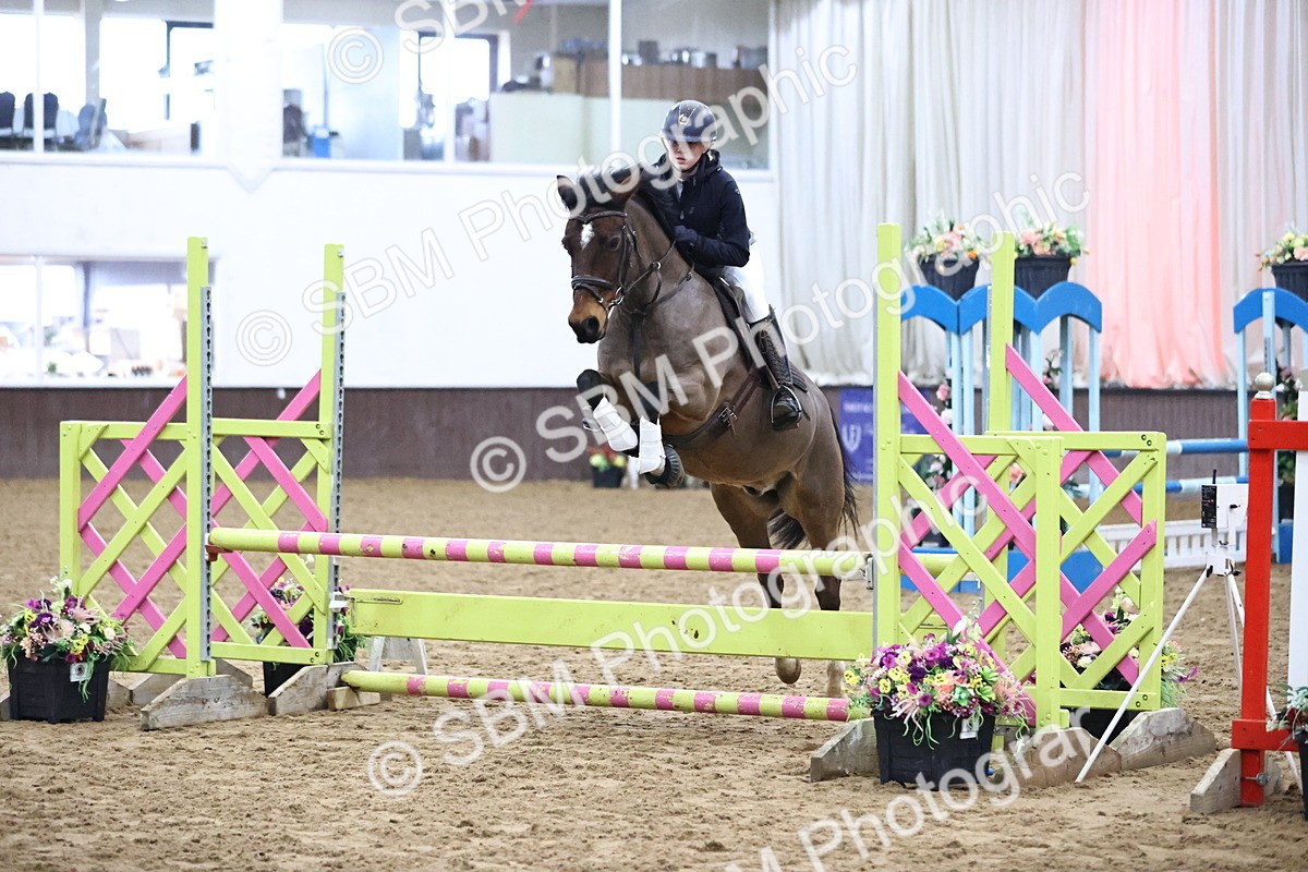 SBM_001747_Class 7 - Clear Round - Customer Cart - Tegan