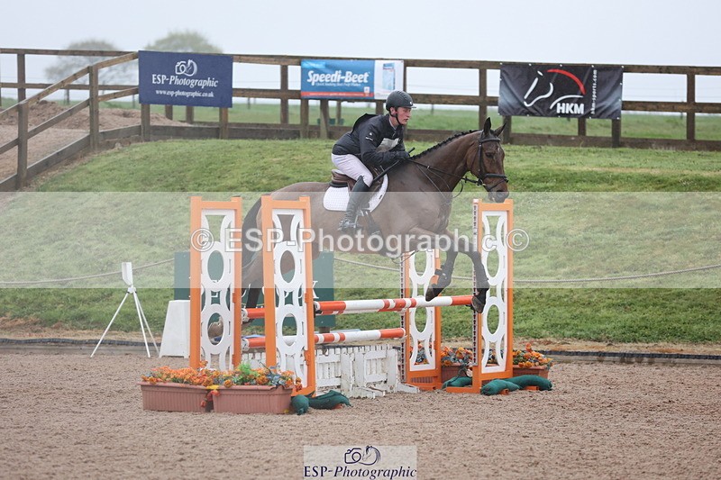 250418-115938-01791 - 025-Oliver.Thompson-HOLD.ME.TIGHT