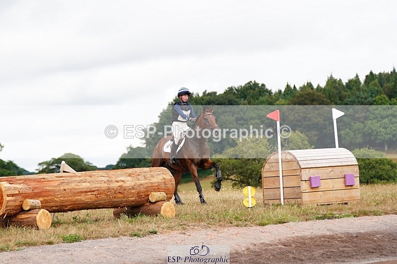 250803A-150004-15722 - P-710-Isla.Kitson-BLUES.CLOUD