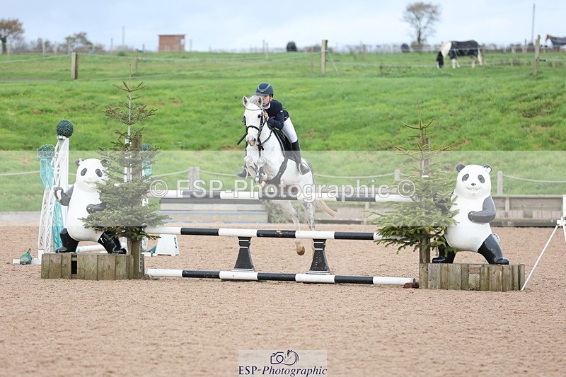 241117X-142914-04957 - Cls 37s 138cm